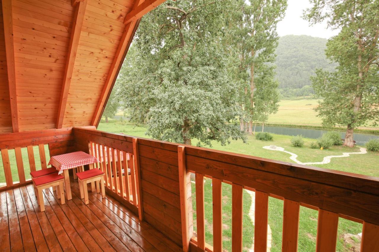 Riverside Apartments Otočac Eksteriør billede