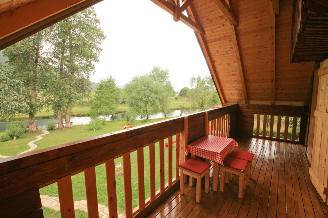 Riverside Apartments Otočac Eksteriør billede
