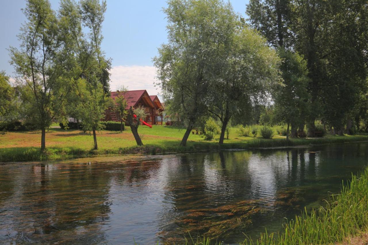 Riverside Apartments Otočac Eksteriør billede